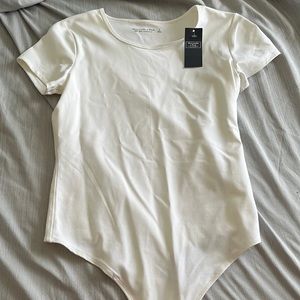 White Abercrombie body suit Sm- new with tags